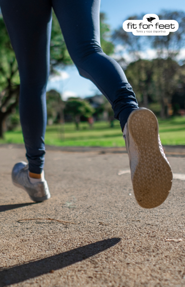 ¡Más de tres décadas ofreciendo las últimas novedades en tenis y ropa deportiva!